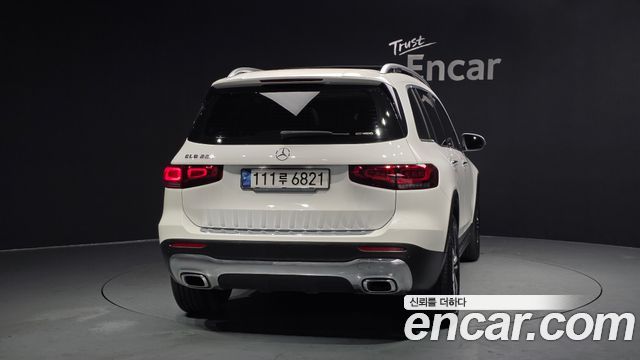 Mercedes-Benz GLB-Class GLB220