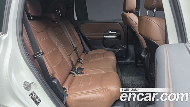 Mercedes-Benz GLB-Class GLB220