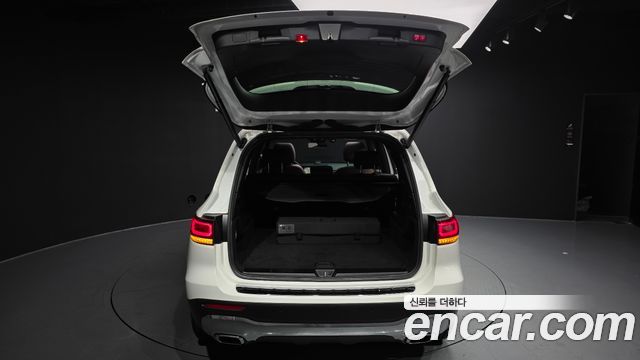Mercedes-Benz GLB-Class GLB220