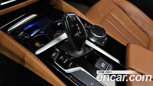 BMW 5-Series 520i Luxury