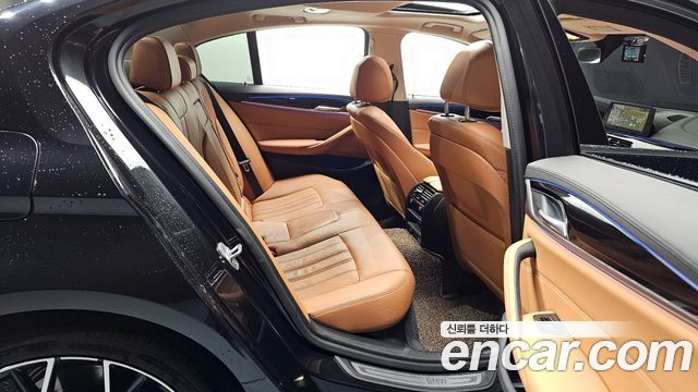 BMW 5-Series 520i Luxury