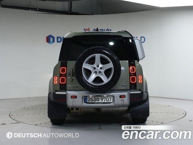 Land Rover Defender 110 D240 SE