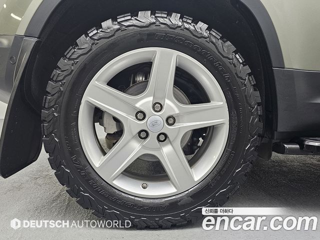 Land Rover Defender 110 D240 SE