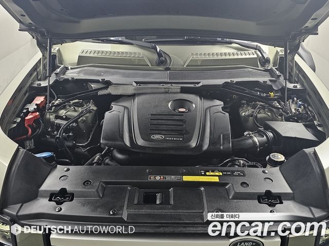 Land Rover Defender 110 D240 SE