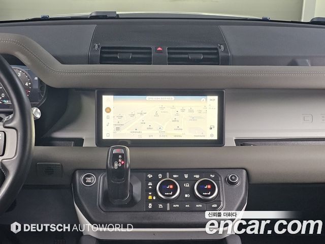 Land Rover Defender 110 D240 SE