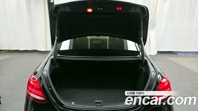 Mercedes-Benz E-Class E300e Exclusive