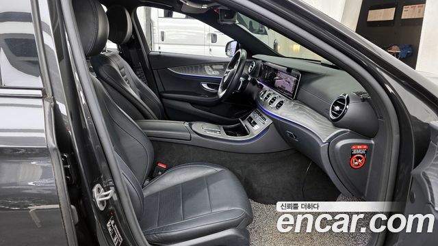 Mercedes-Benz E-Class E350 4MATIC AMG Line
