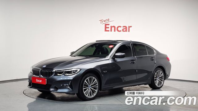 BMW 3-Series 320e Luxury