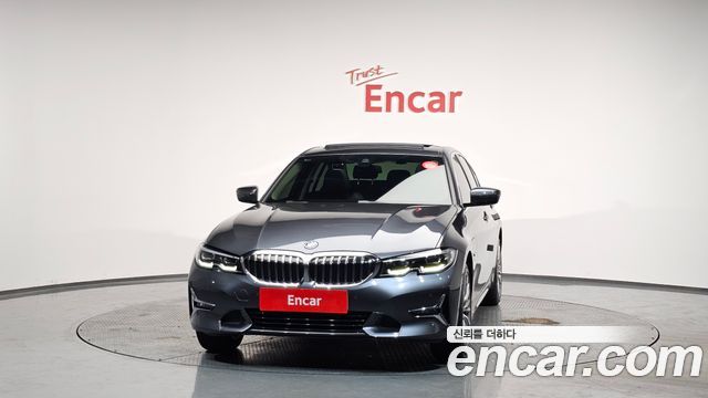 BMW 3-Series 320e Luxury