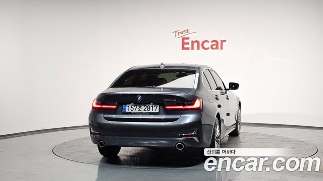BMW 3-Series 320e Luxury