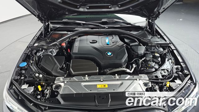 BMW 3-Series 320e Luxury