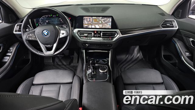 BMW 3-Series 320e Luxury