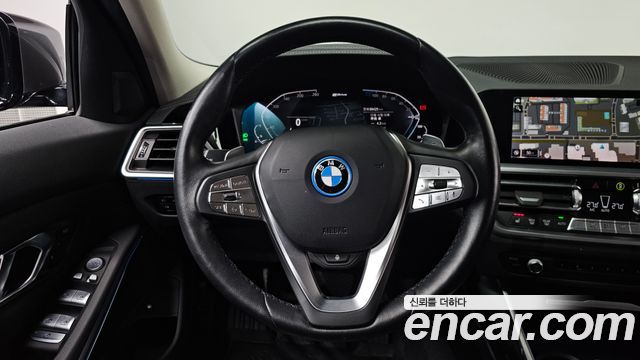 BMW 3-Series 320e Luxury