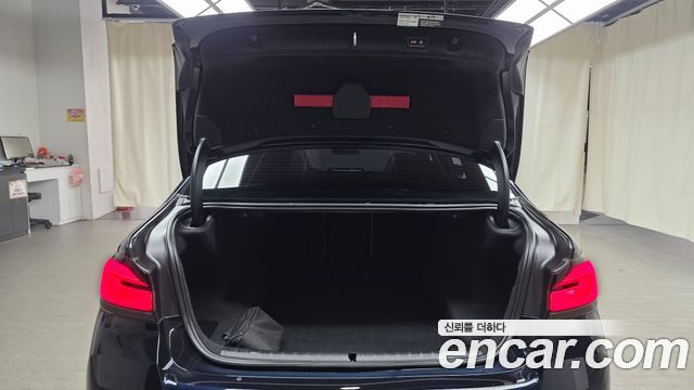 BMW 5-Series 530i M Sport Package