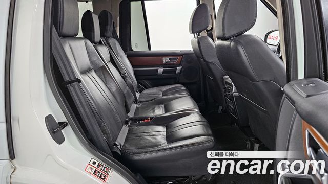 Land Rover Discovery 3.0 SDV6 SE