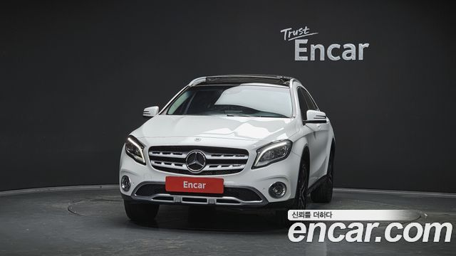 Mercedes-Benz GLA-Class GLA220 Premium