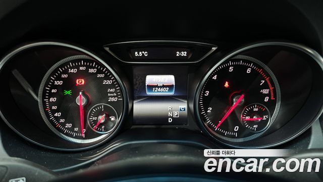 Mercedes-Benz GLA-Class GLA220 Premium