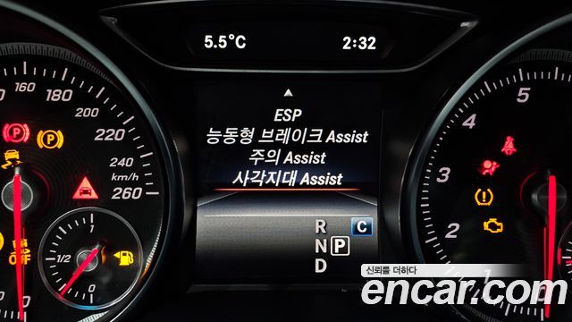 Mercedes-Benz GLA-Class GLA220 Premium