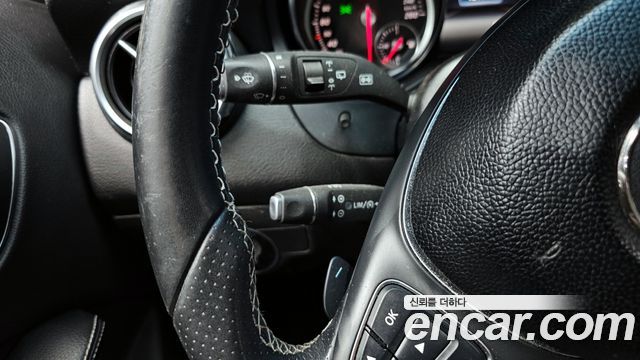 Mercedes-Benz GLA-Class GLA220 Premium