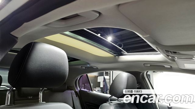 Mercedes-Benz GLA-Class GLA220 Premium