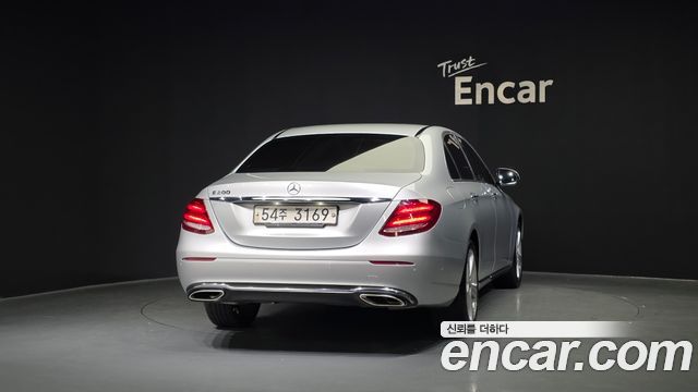 Mercedes-Benz E-Class E200 Avantgarde