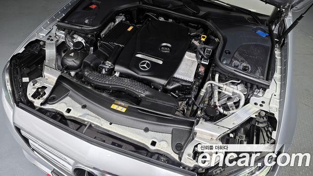Mercedes-Benz E-Class E200 Avantgarde