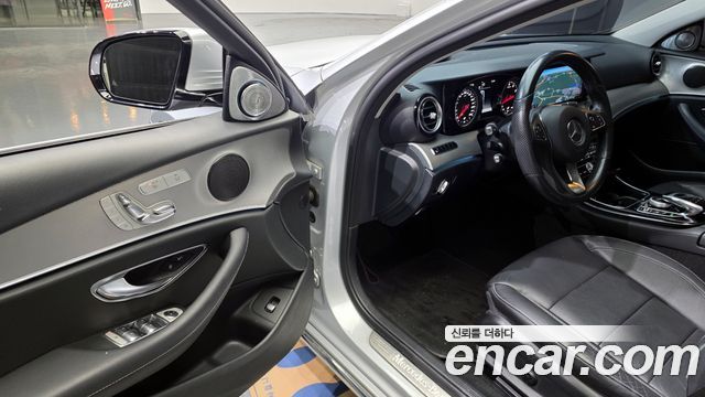 Mercedes-Benz E-Class E200 Avantgarde