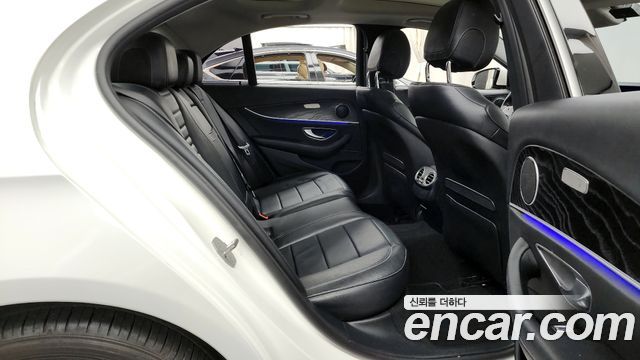 Mercedes-Benz E-Class E300 Avantgarde