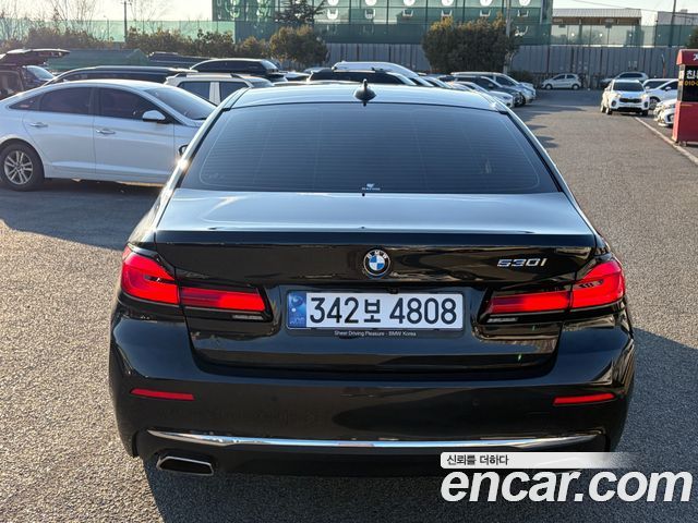 BMW 5-Series 530i Luxury
