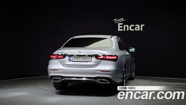 Mercedes-Benz E-Class E220d 4MATIC AMG Line