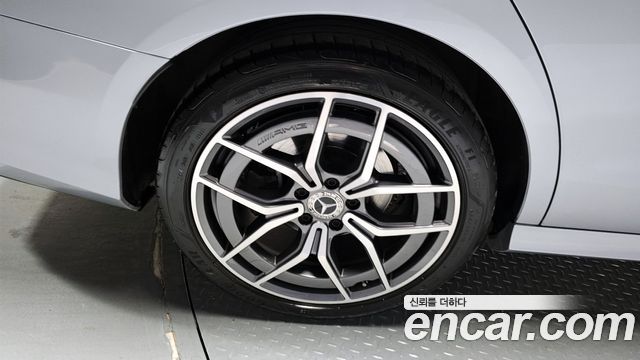 Mercedes-Benz E-Class E220d 4MATIC AMG Line