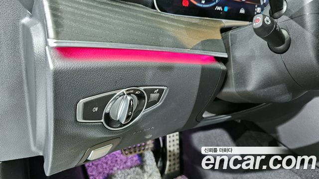 Mercedes-Benz E-Class E220d 4MATIC AMG Line