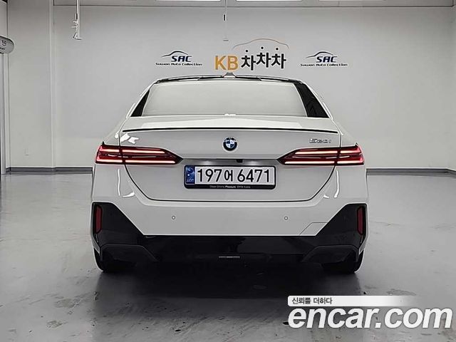 BMW 5-Series 520i Special Edition