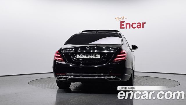 Mercedes-Benz S-Class Maybach S560