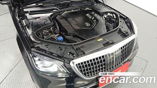 Mercedes-Benz S-Class Maybach S560
