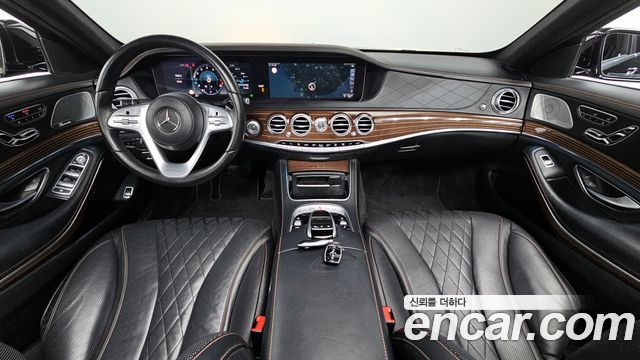 Mercedes-Benz S-Class Maybach S560