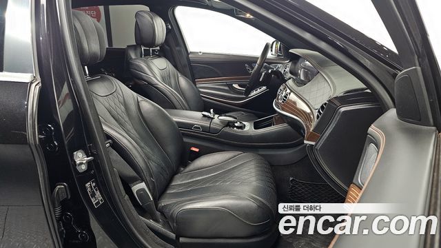 Mercedes-Benz S-Class Maybach S560