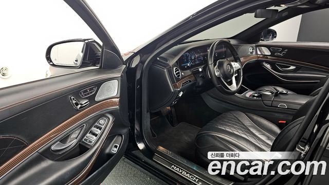 Mercedes-Benz S-Class Maybach S560