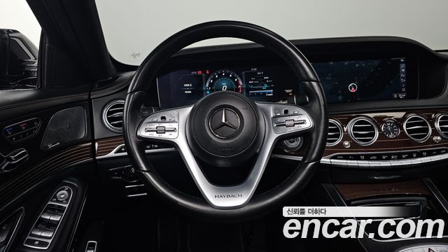 Mercedes-Benz S-Class Maybach S560