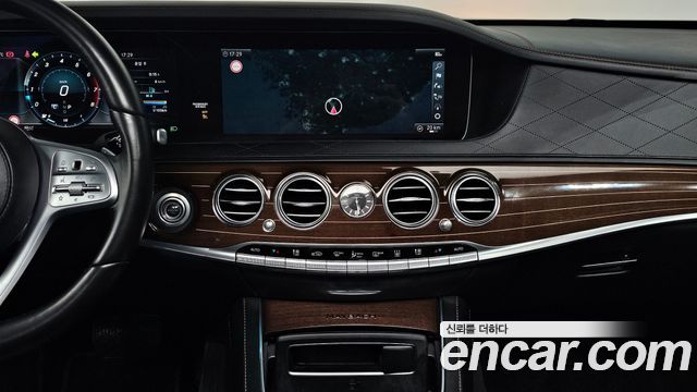 Mercedes-Benz S-Class Maybach S560