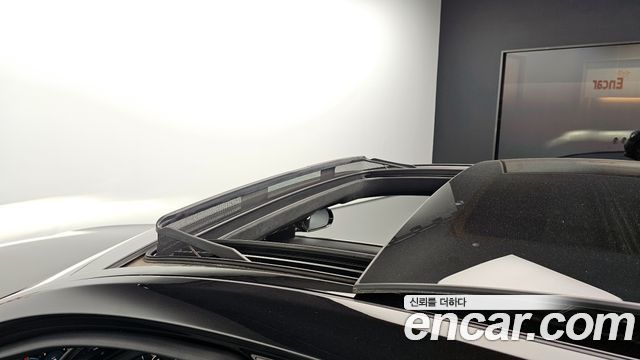 Mercedes-Benz S-Class Maybach S560