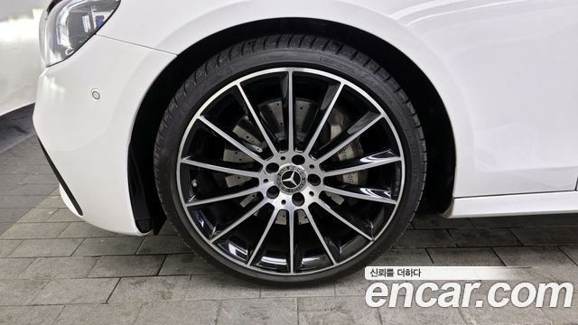 Mercedes-Benz E-Class E350 4MATIC AMG Line