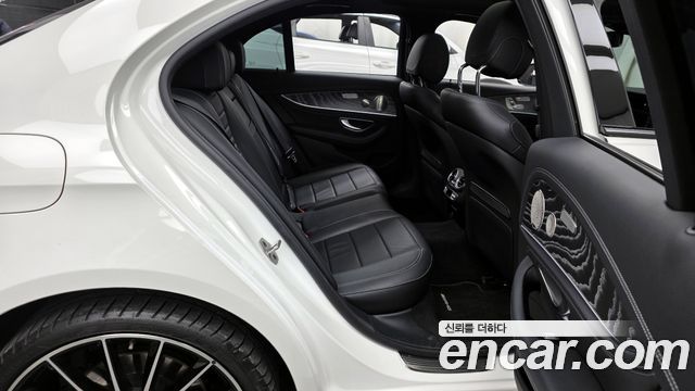 Mercedes-Benz E-Class E350 4MATIC AMG Line