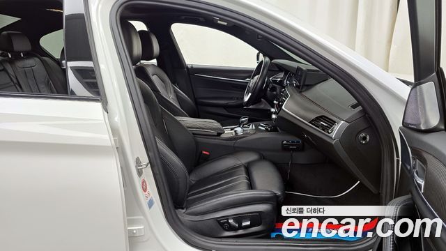BMW 5-Series 520d M Sport package