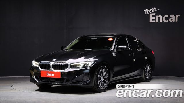 BMW 3-Series 320i
