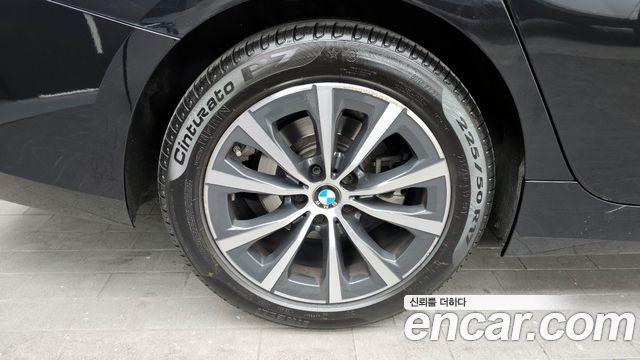 BMW 3-Series 320i