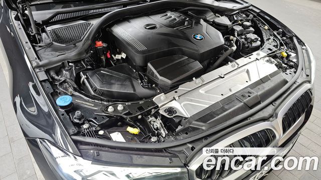 BMW 3-Series 320i