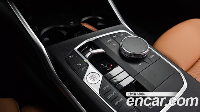 BMW 3-Series 320i