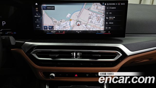 BMW 3-Series 320i