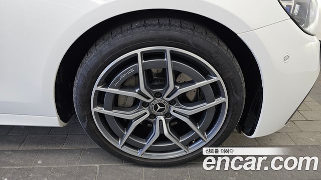 Mercedes-Benz E-Class E220d 4MATIC AMG Line